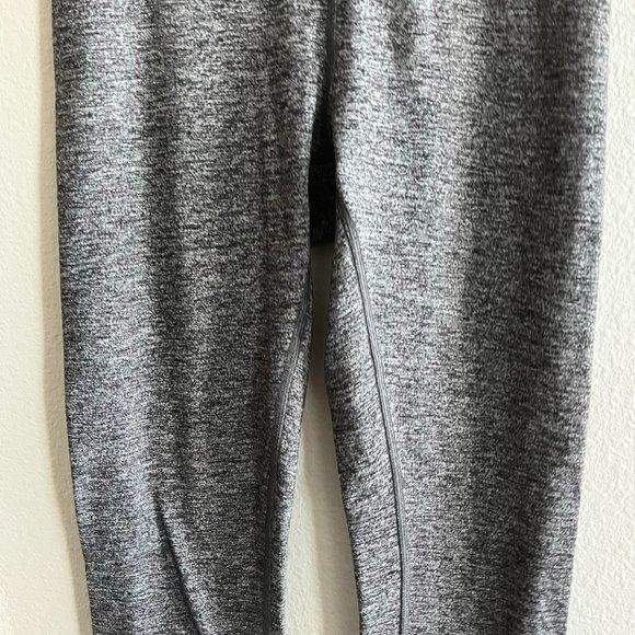 Lululemon Women's High Rise Leggings 6 Wunder Gray Cropped Size 2 - Picture 3 of 8